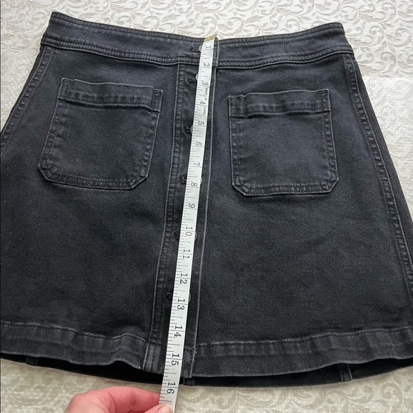 MADEWELL Size 6 Black A-line Mini Skirt w 2 front pockets & front button closure - Picture 6 of 8